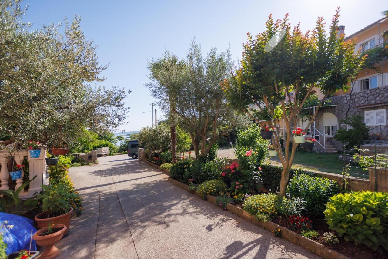Apartment Studio Close To Sea Кърк Екстериор снимка